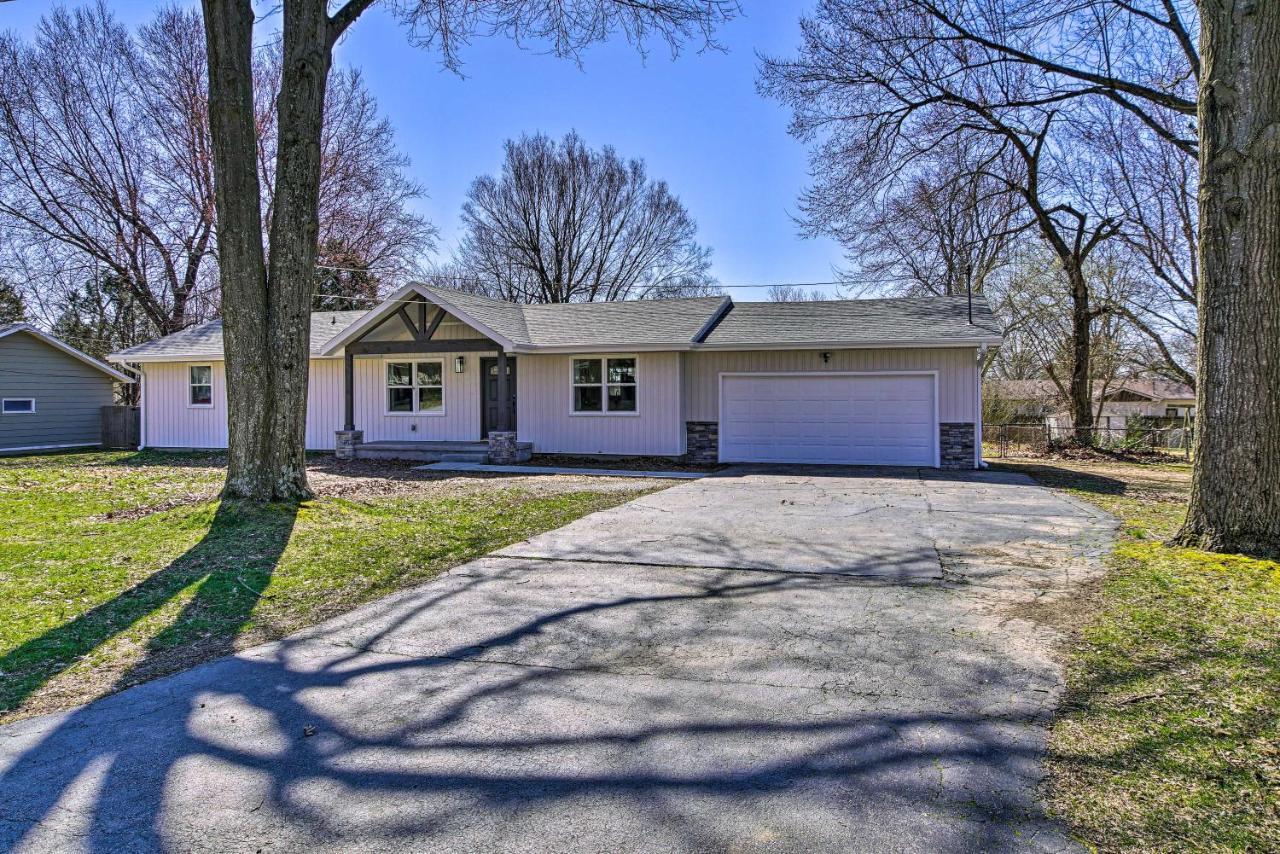 Retreat With Deck About 9 Mi To Downtown Springfield Villa Ozark Exterior photo